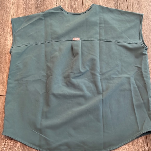 Figs Limited Ed. Style Scrub Top - Picture 4 of 4